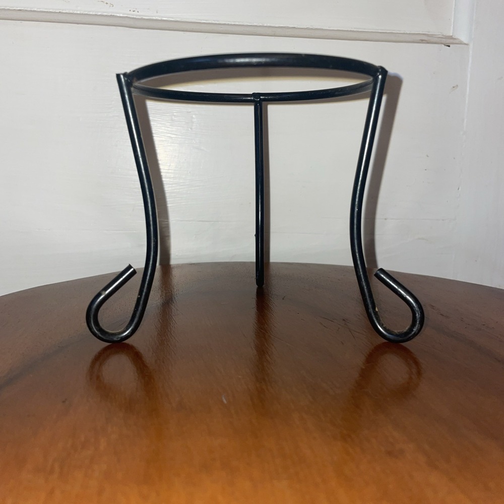Six Wrought Iron Metal Stands‎ 4 1/8" Internal Opening, 4 1/2" Tall